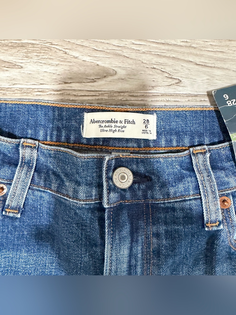 Abercrombie & Fitch Curve Love Ultra High Rise Ankle Straight Jean Size 6 - Picture 5 of 9